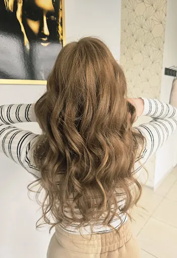 SALON FRYZJERSKI ,,AVANGARDA"